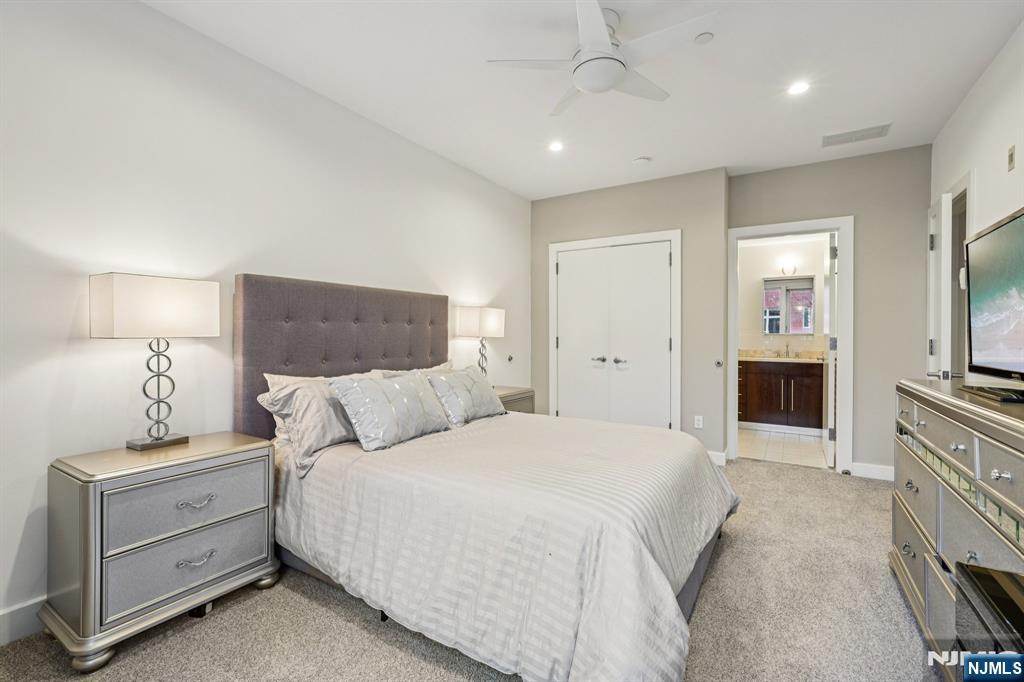 property viewer photo 20