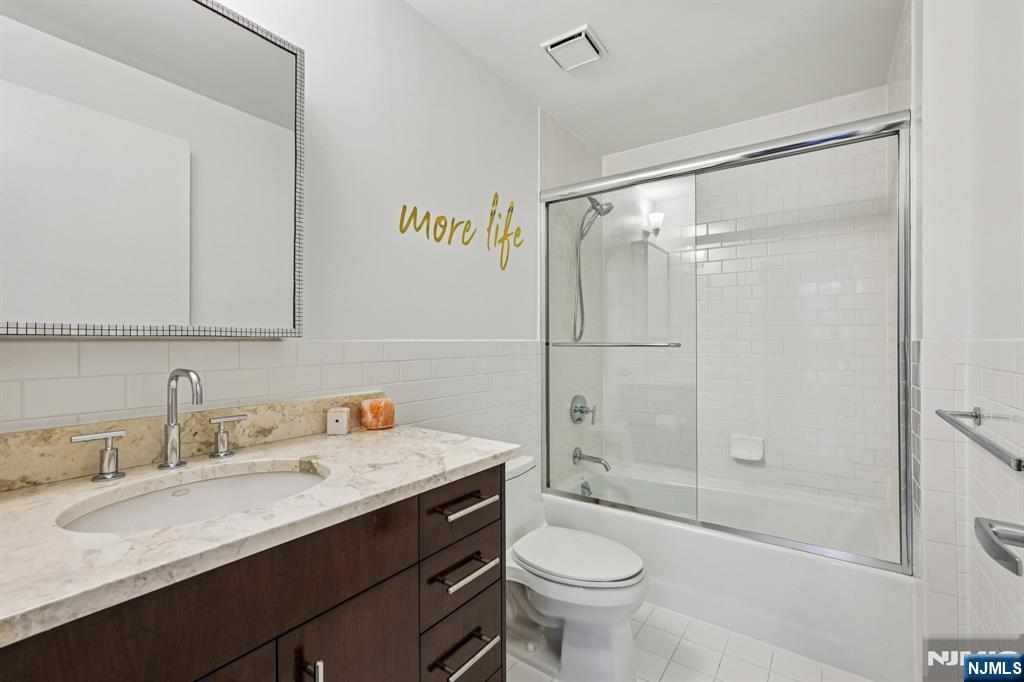 property viewer photo 25