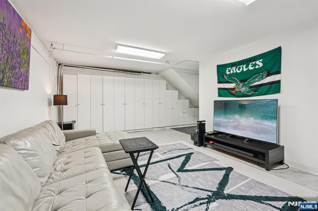 property viewer photo 30