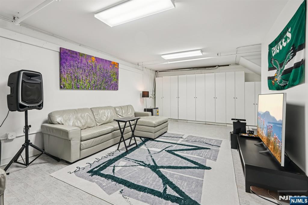 property viewer photo 31
