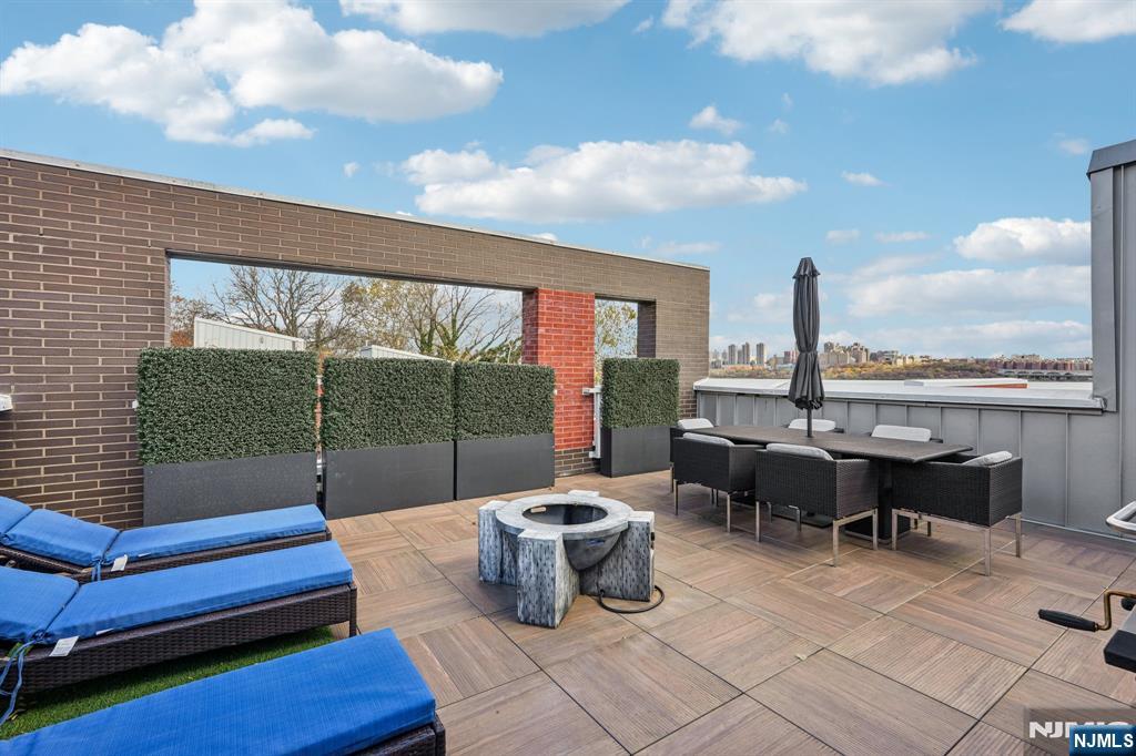 property viewer photo 36