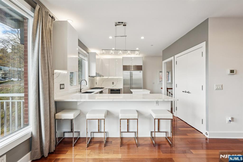 property viewer photo 8