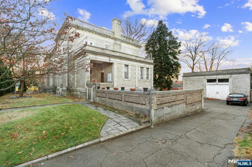 main property photo 3
