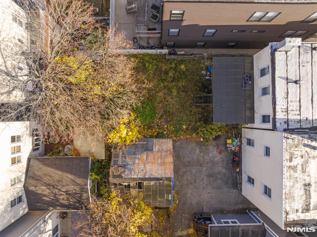 main property photo 15
