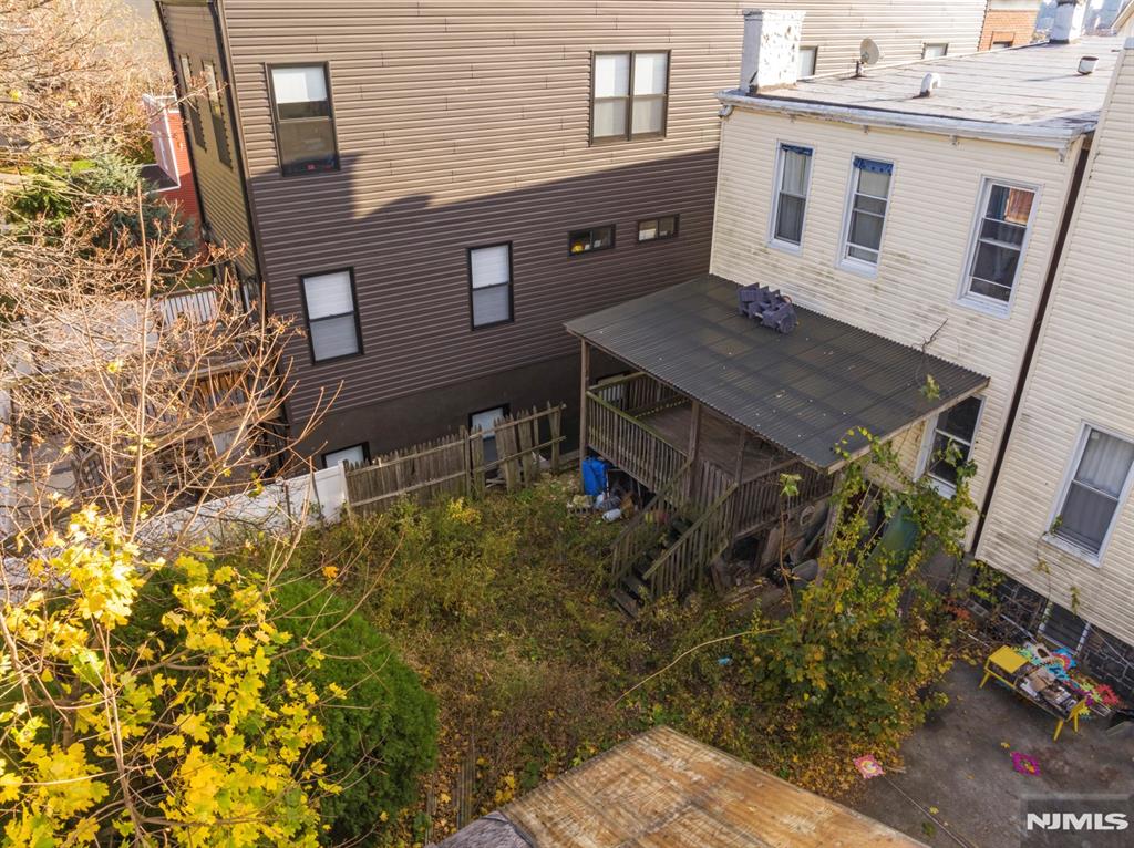 main property photo 16