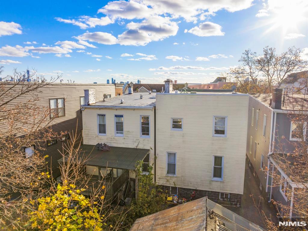 main property photo 7