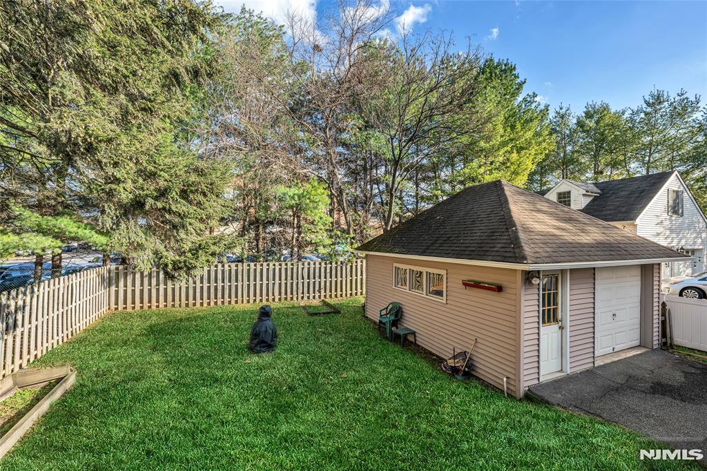 property viewer photo 25