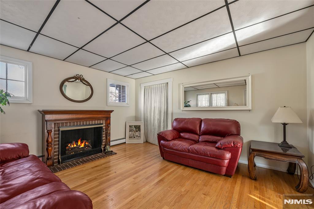 property viewer photo 3