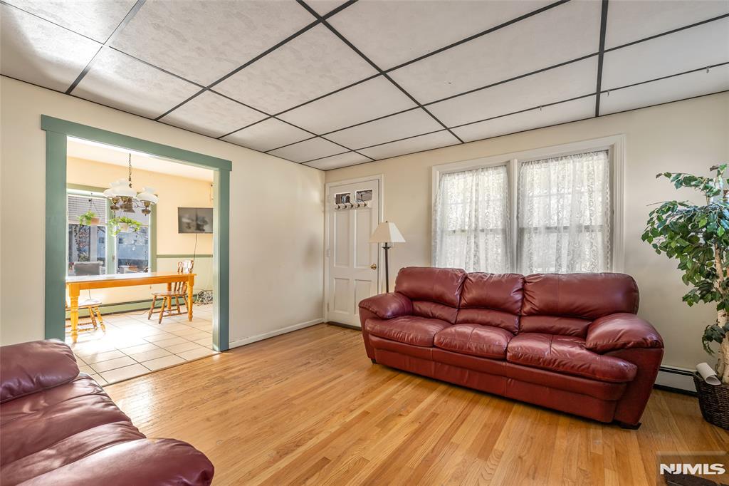 property viewer photo 4