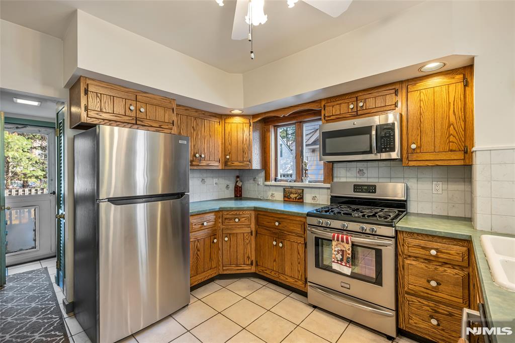 property viewer photo 9