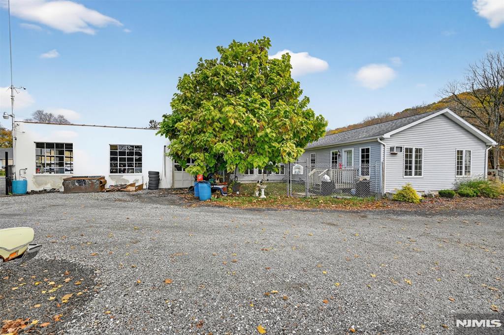 main property photo 41