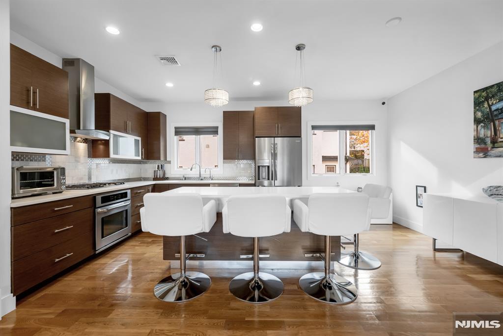 property viewer photo 1