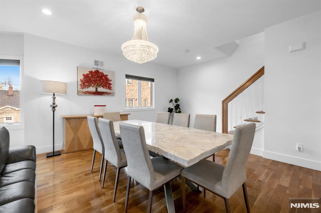 property viewer photo 10