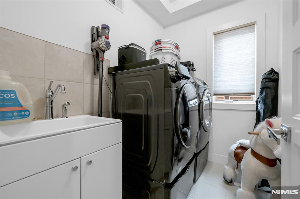 property viewer photo 12