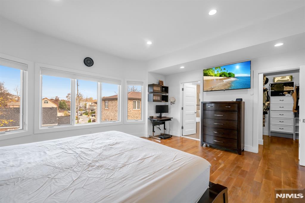 property viewer photo 14