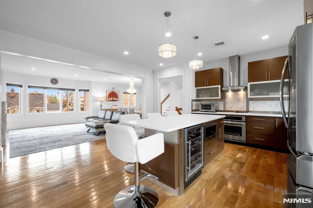 property viewer photo 2
