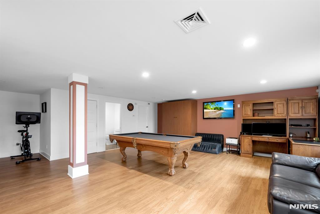 property viewer photo 26