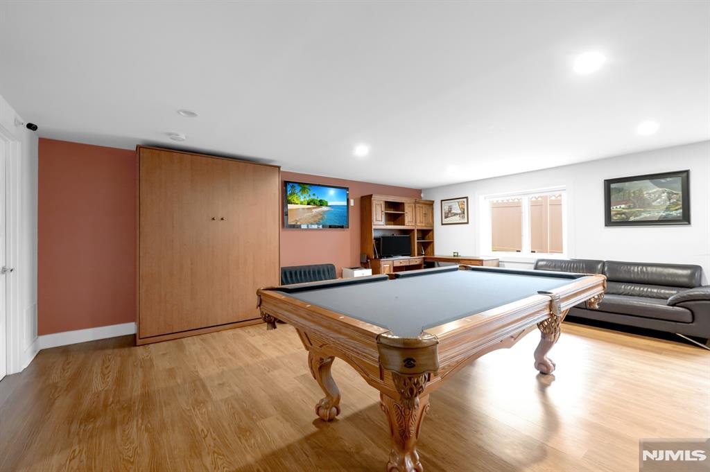 property viewer photo 27