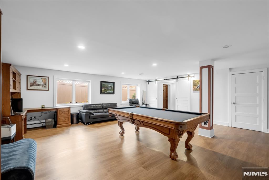 property viewer photo 28