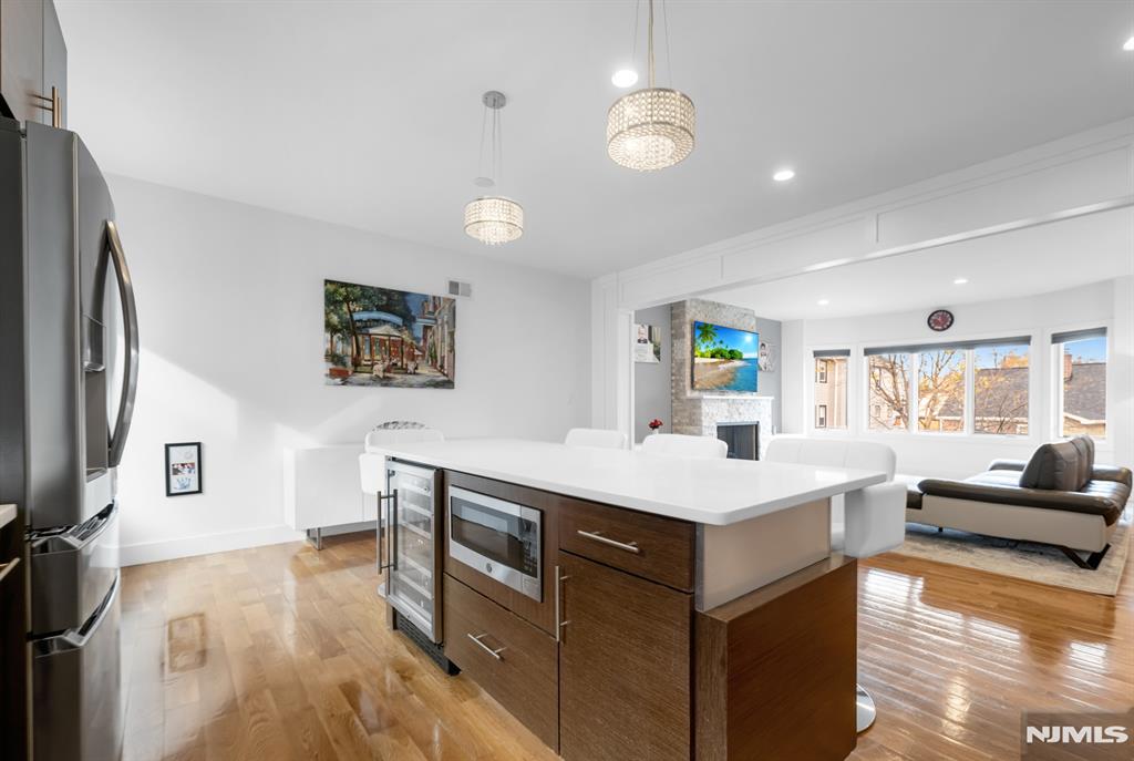 property viewer photo 3