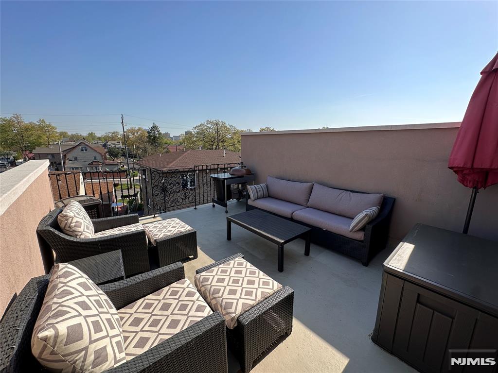 property viewer photo 31