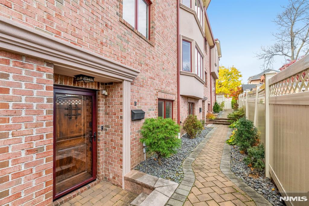 property viewer photo 35