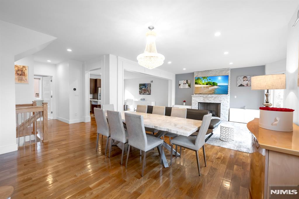 property viewer photo 9