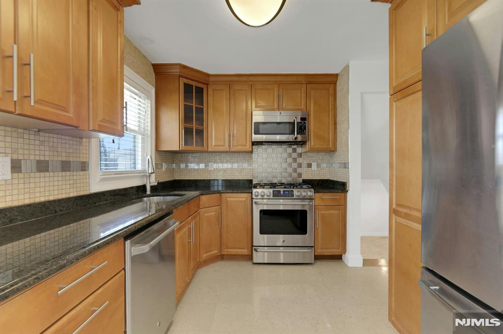 property viewer photo 13