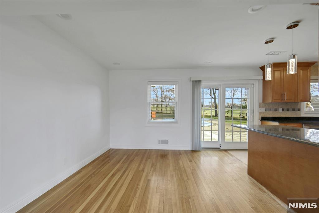 property viewer photo 16