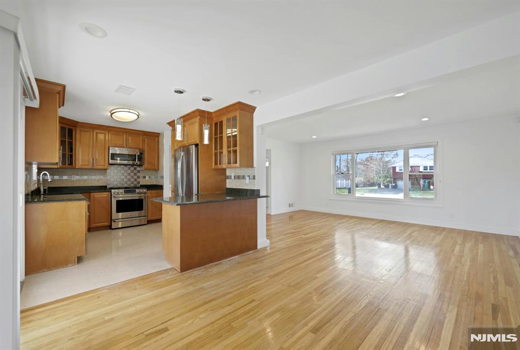 property viewer photo 17