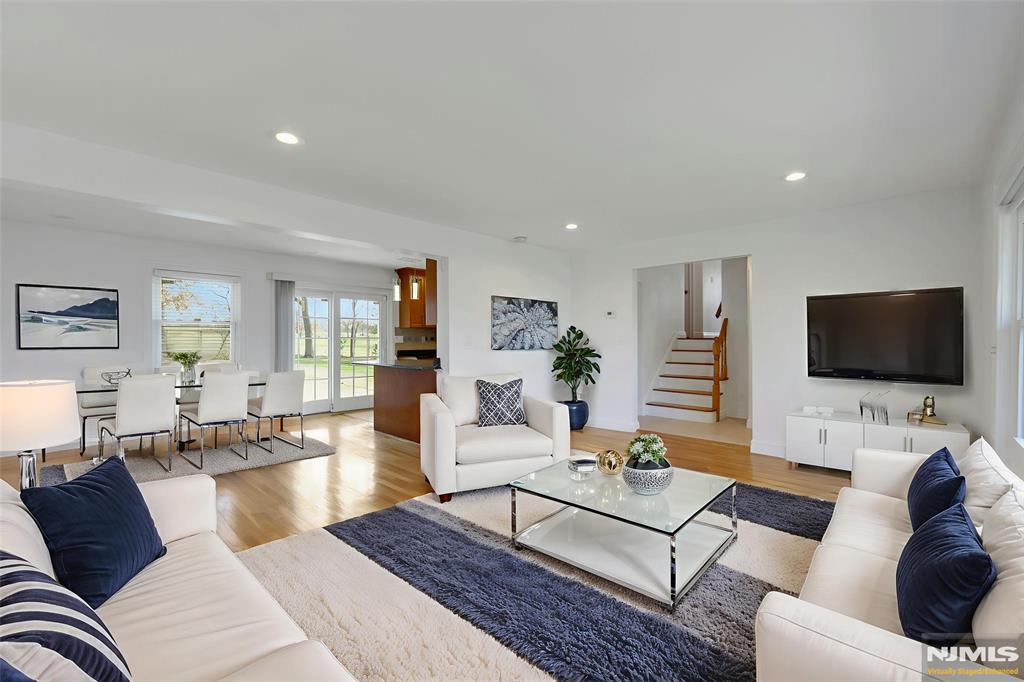 property viewer photo 2