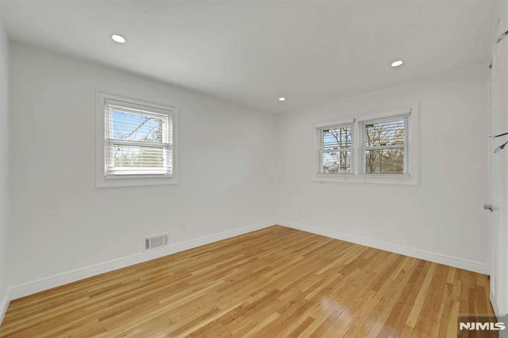 property viewer photo 20