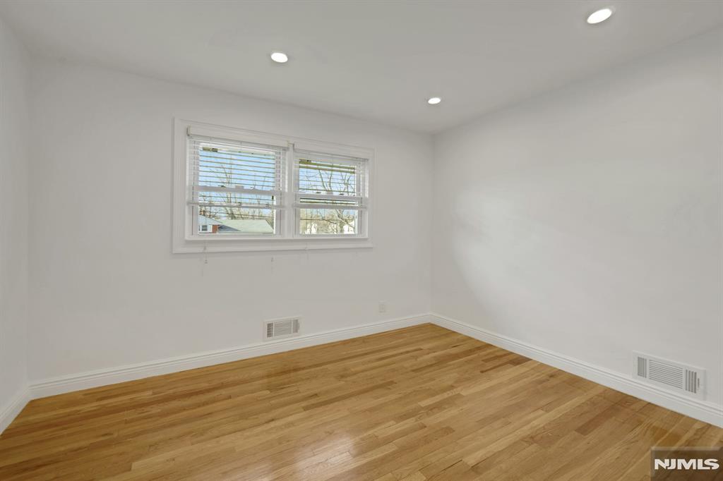 property viewer photo 21