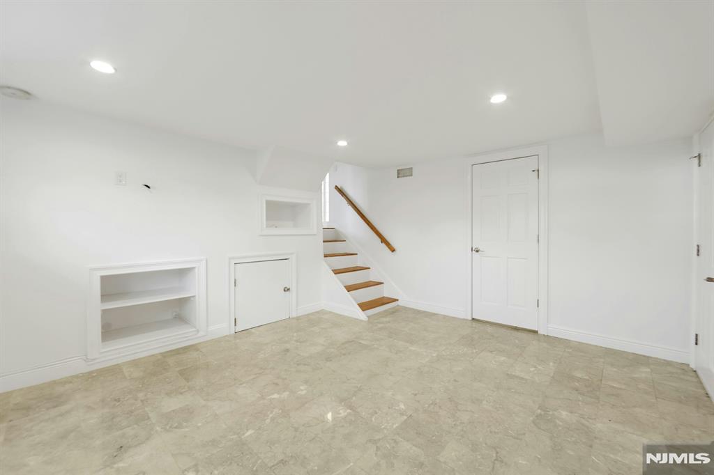 property viewer photo 22