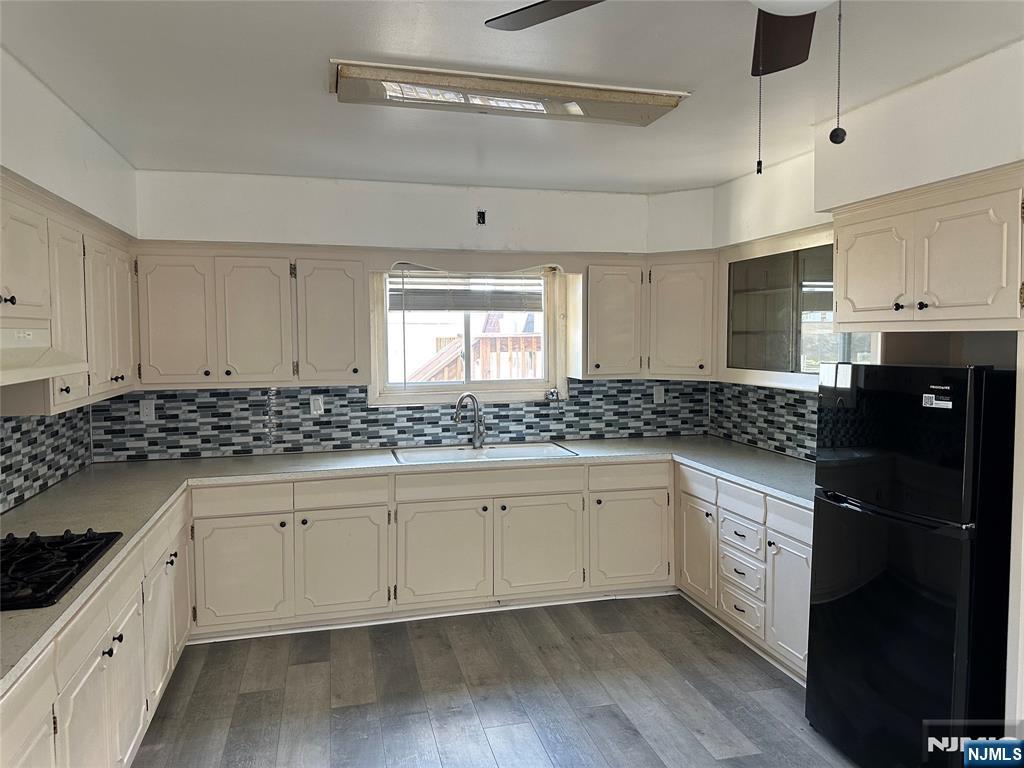 property viewer photo 1