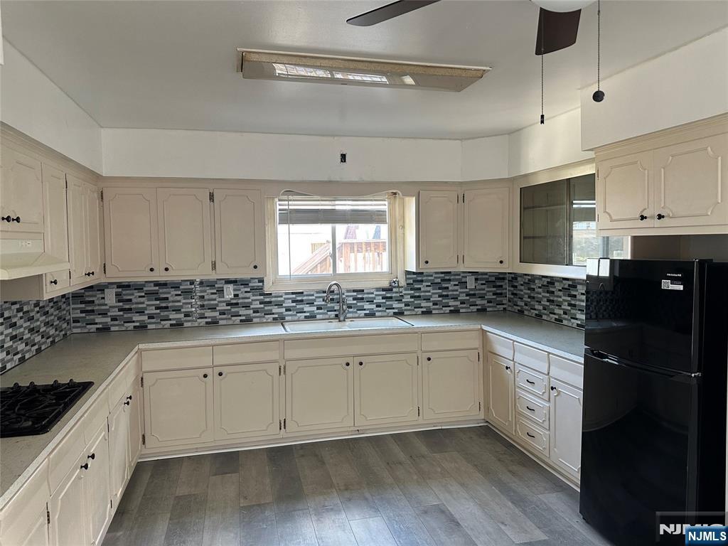 property viewer photo 6