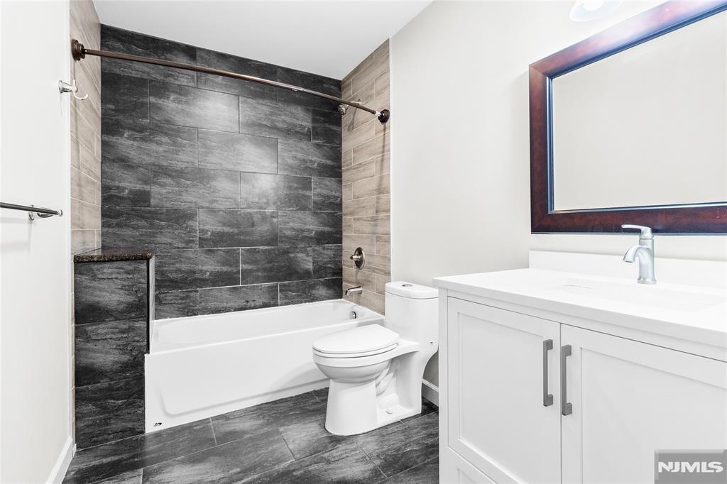 property viewer photo 11