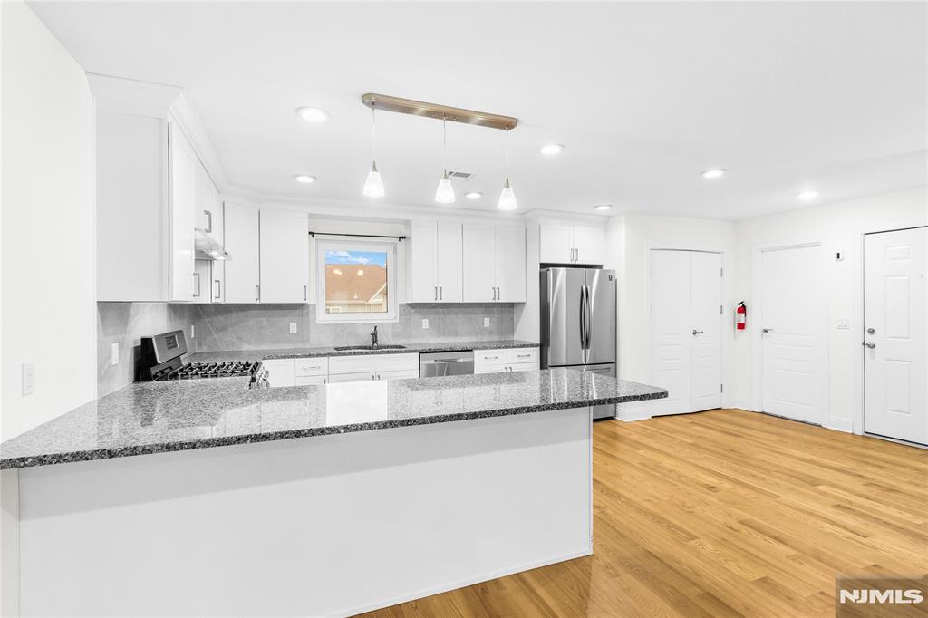 property viewer photo 27