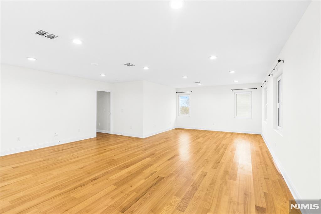 property viewer photo 28