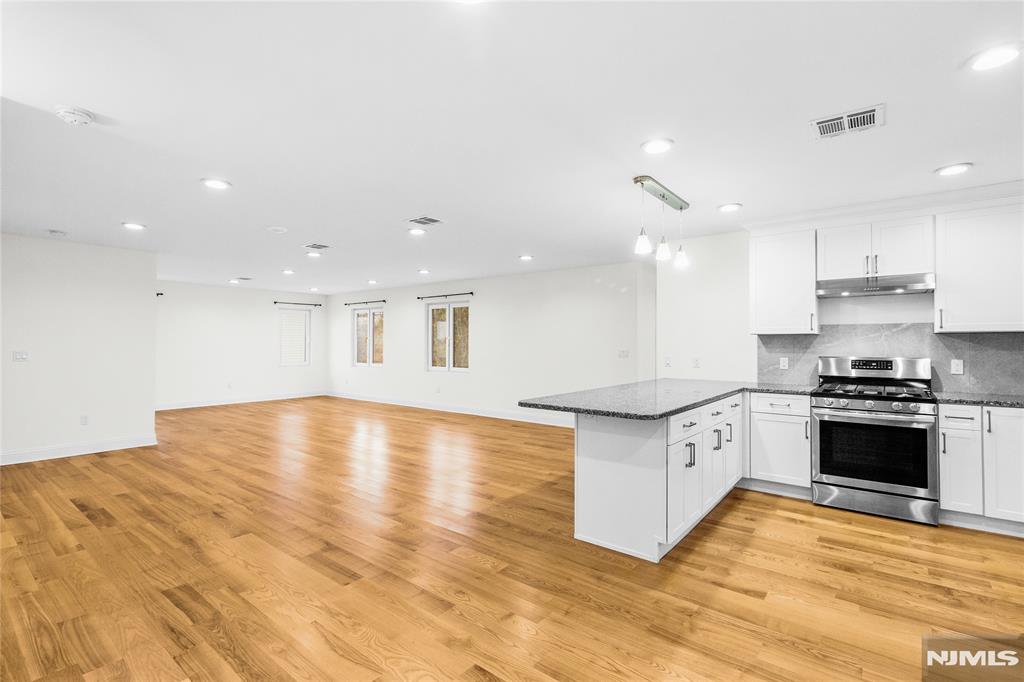 property viewer photo 3