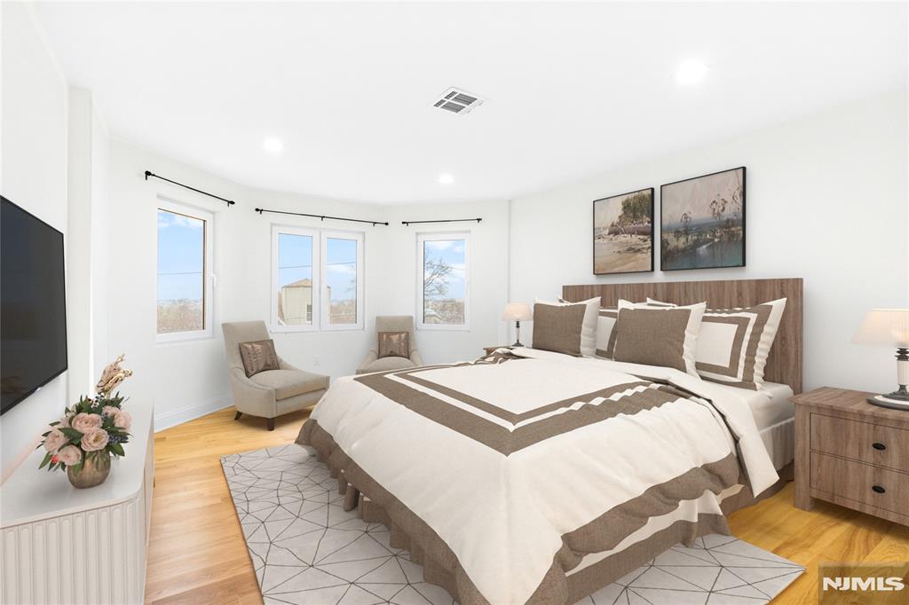 property viewer photo 4