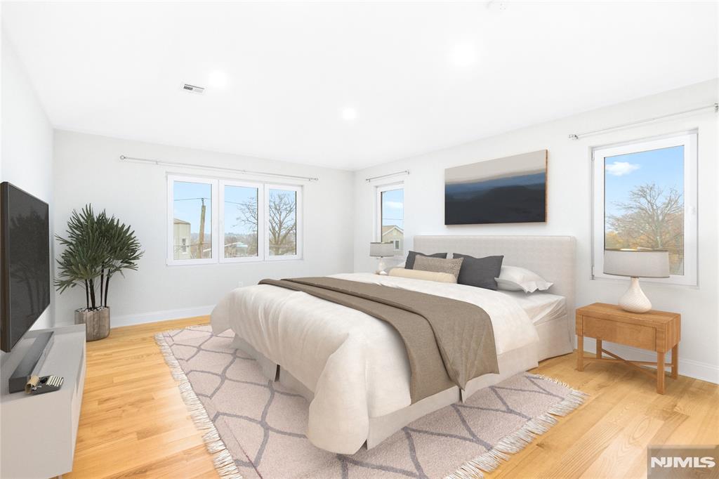 property viewer photo 9