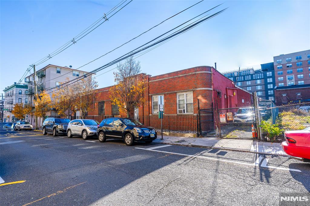 main property photo 3
