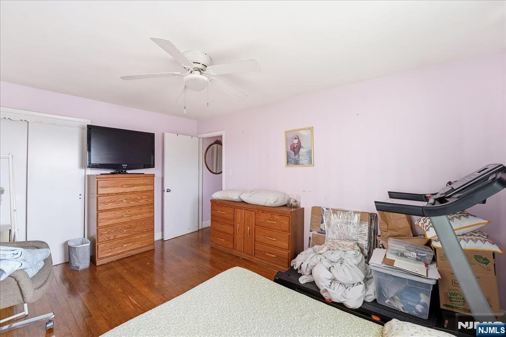 property viewer photo 13