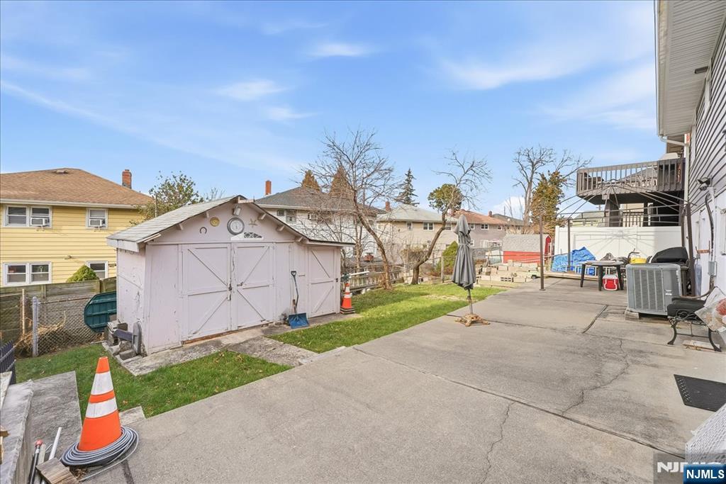 property viewer photo 25