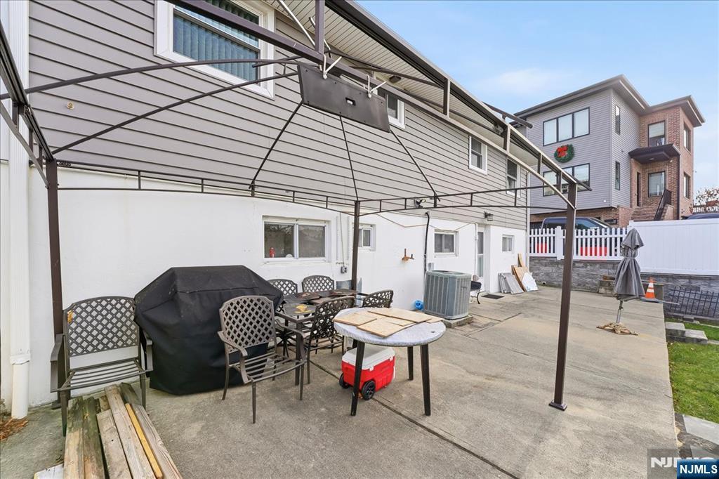 property viewer photo 29