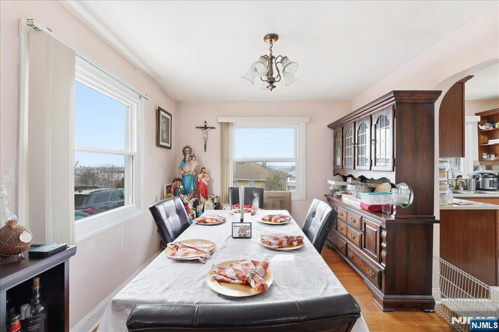 property viewer photo 3