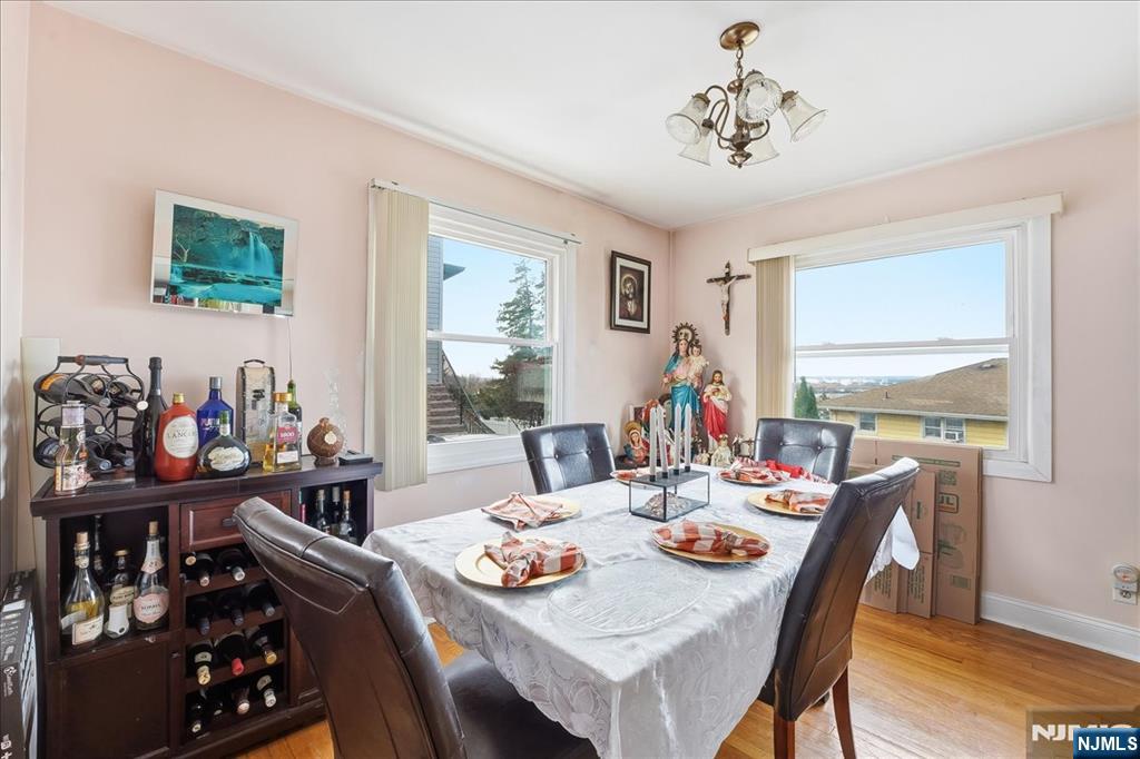 property viewer photo 4
