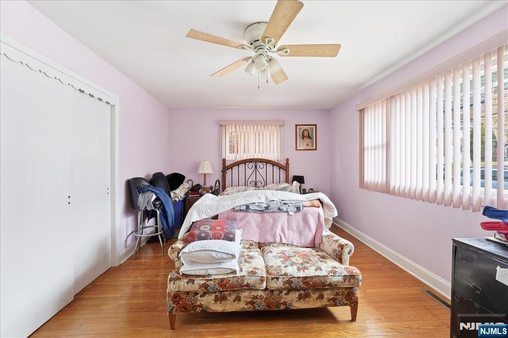 property viewer photo 9