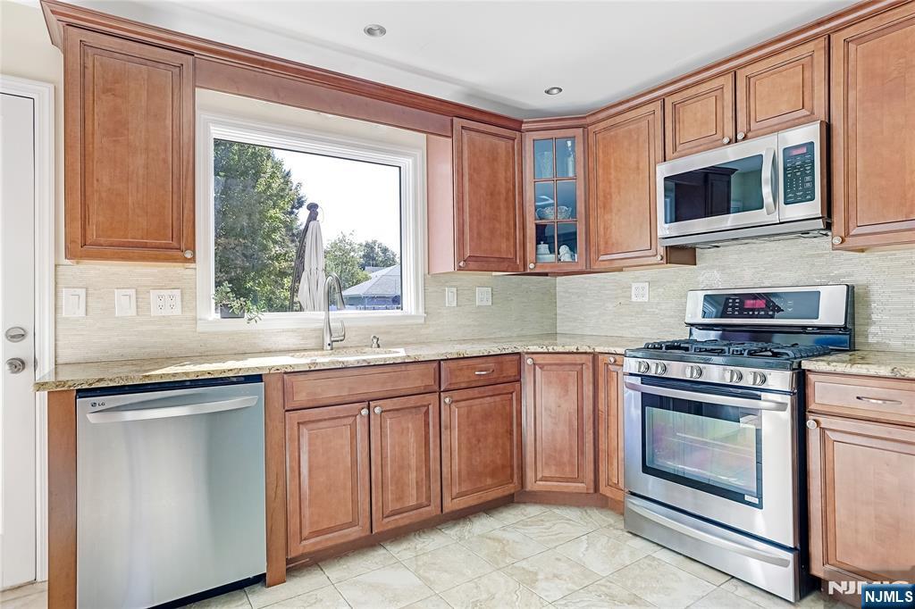 property viewer photo 13